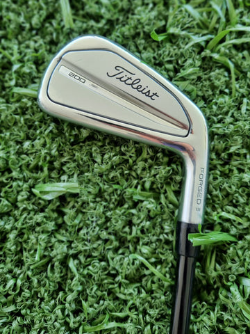 Titleist T200 #3 Utility Iron  20.0° – Steel STIFF (DEMO – Right)