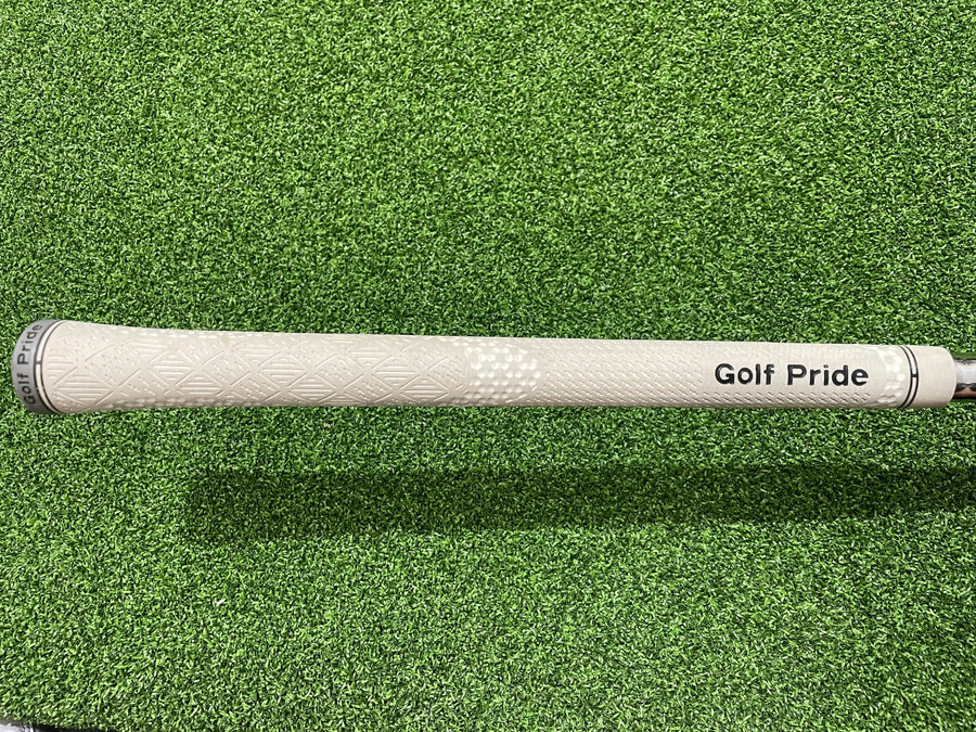 2005 Callaway X Tour Forged 4-9, PW Iron Set (USED) - grip detail