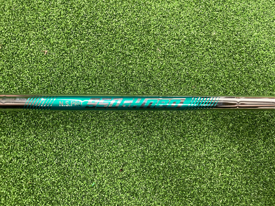 2023 Callaway Paradym 6-9, PW Iron Set - grip detail