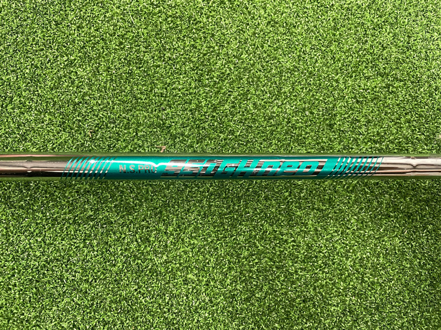 2023 TaylorMade P790 6-9, PW Iron Set - grip detail