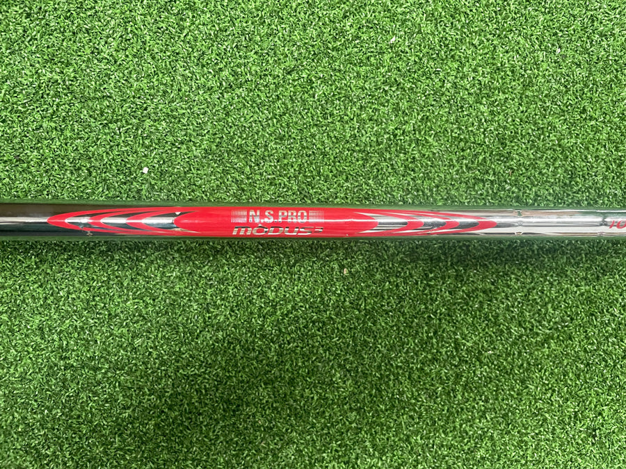TaylorMade P760 5-9, PW Iron Set - grip detail