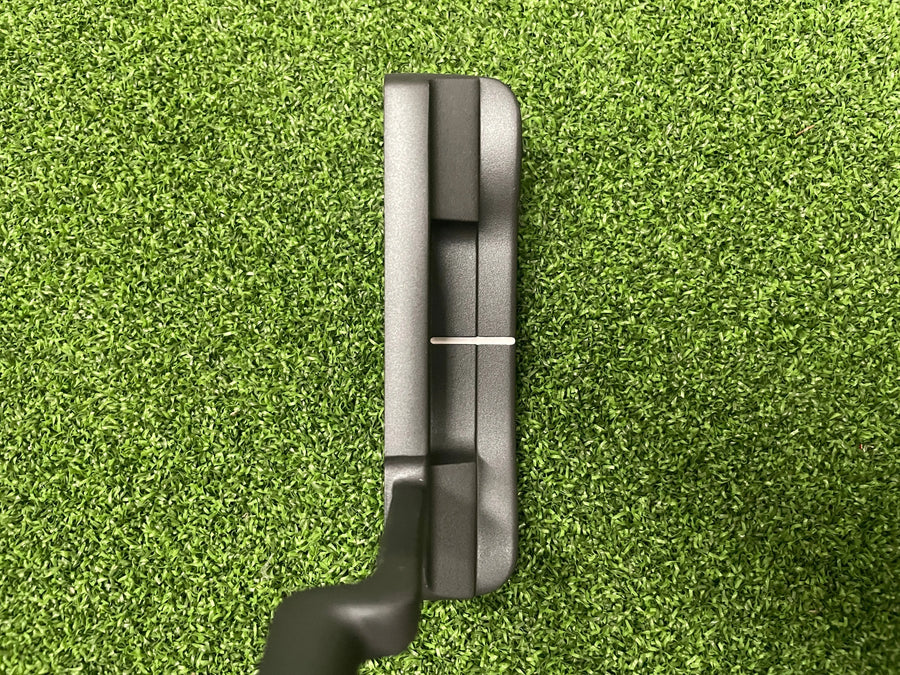 2025 Odyssey DFX #1 34" Putter (EXCELLENT) - sole