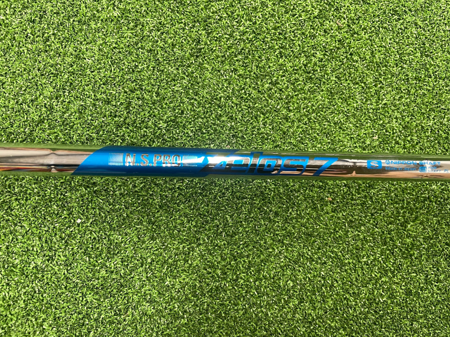 2023 Callaway Paradym Max Fast 6-9, PW Iron Set - grip detail