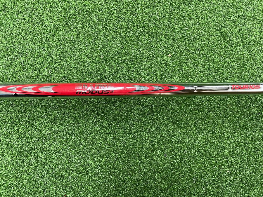 2017 Bridgestone Tour B JGR HF2 5-9, PW Iron Set - grip detail