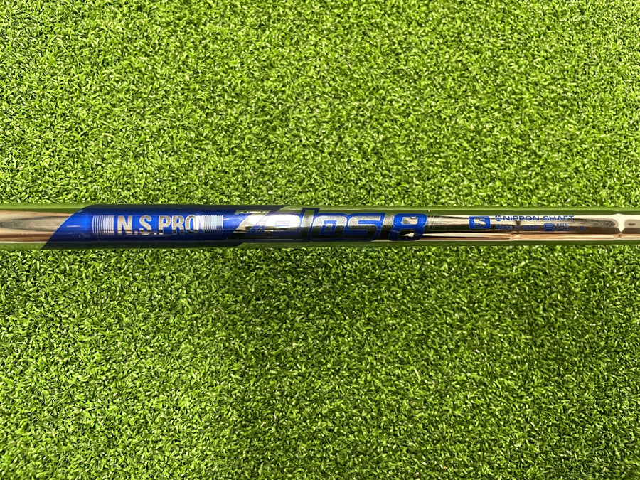 2021 Callaway Apex 6-9, PW Iron Set - grip detail