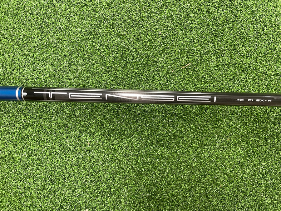 2023 Callaway Paradym Ai Smoke Max Fast Iron Set - grip detail