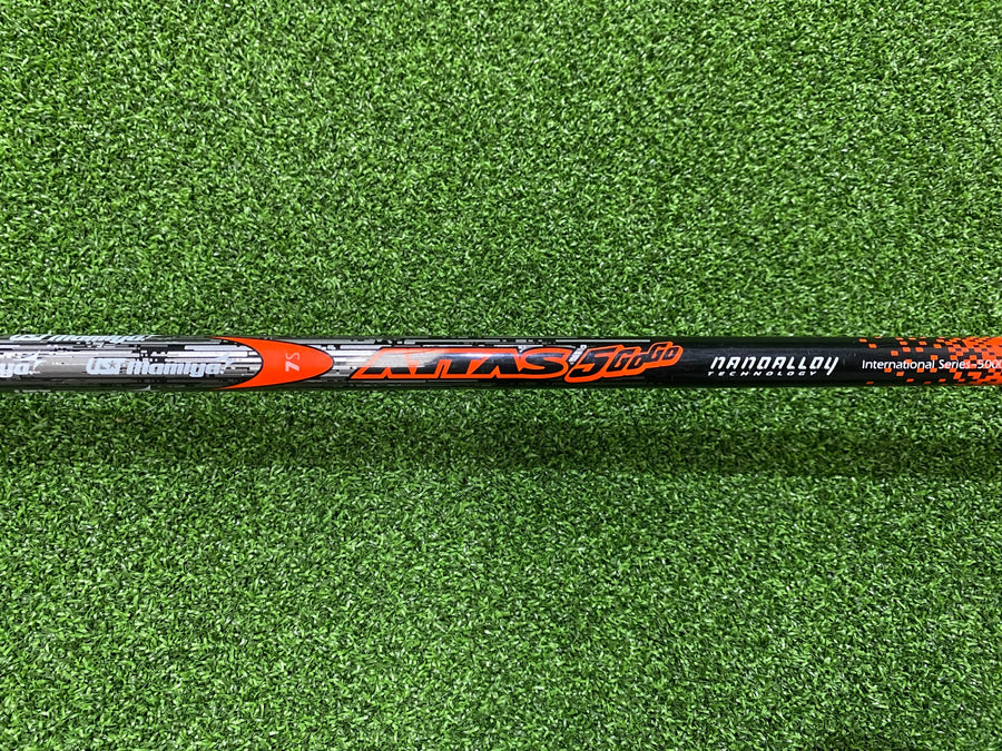 2013 Titleist 913 D3 8.5° Driver (EXCELLENT) - shaft detail