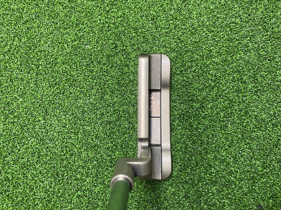 Odyssey Black Series Milled #1 33" Putter - sole
