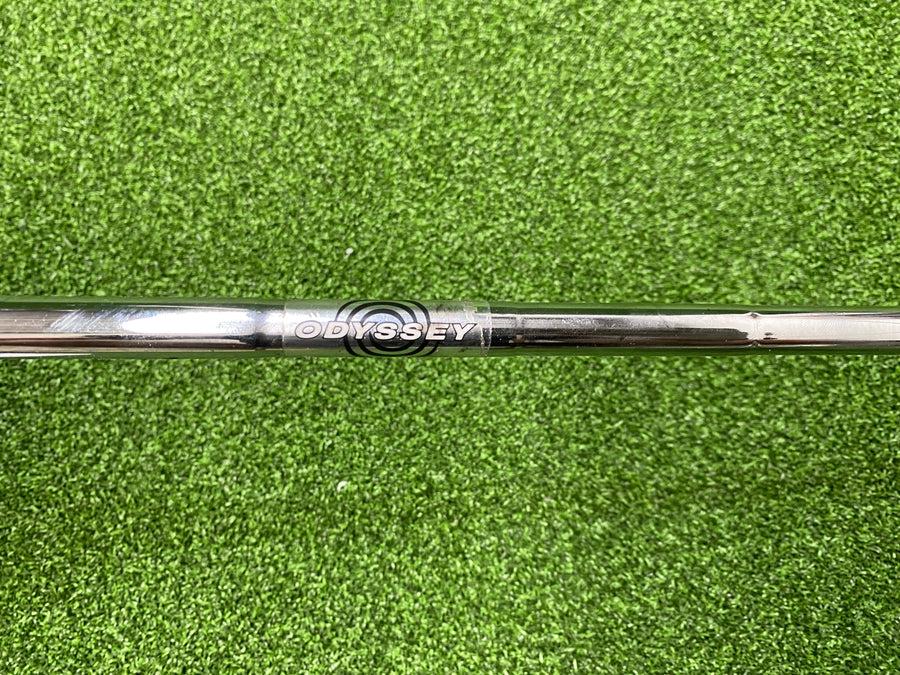 Odyssey Black Series Milled #1 33" Putter - grip detail