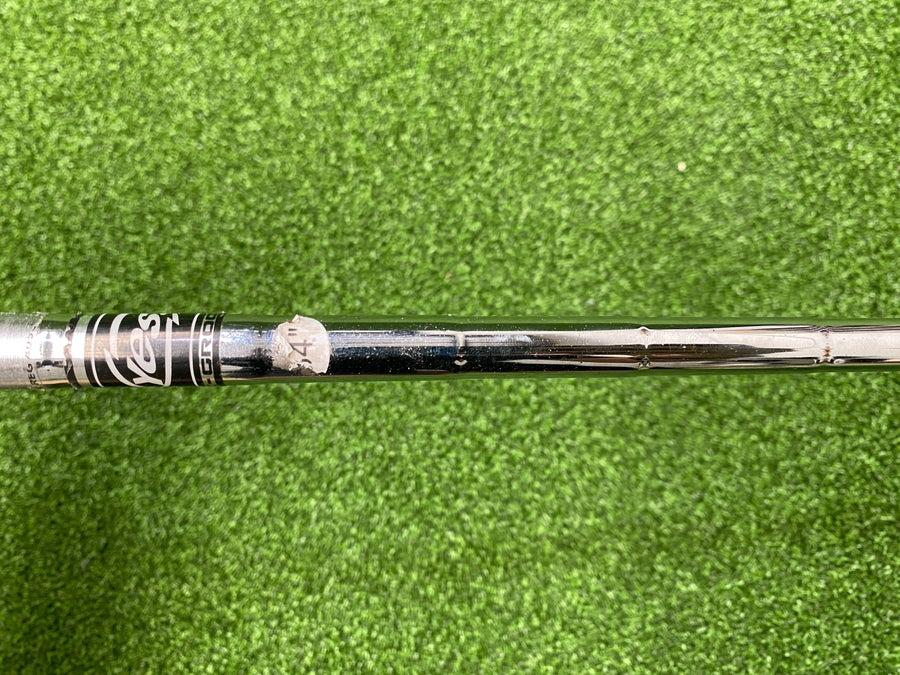 Yes! C-Groove Evelyn-12 34" Putter - grip detail