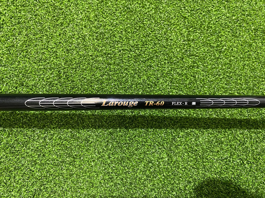 Larouge 5-9, PW, AW, SW Iron Set - grip detail
