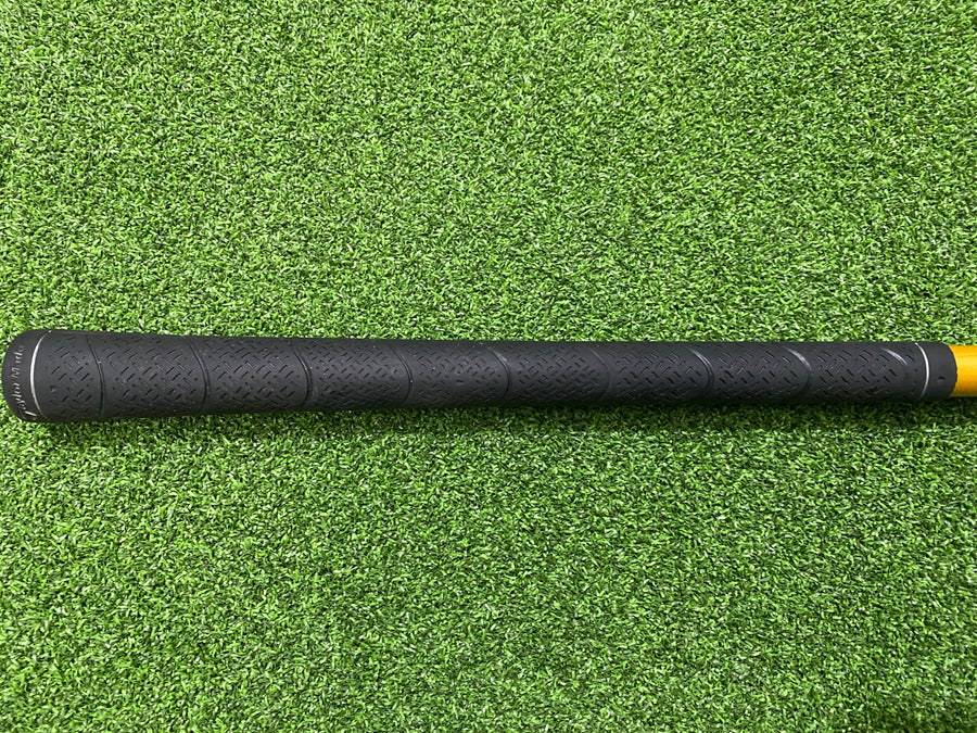 TaylorMade R7 Driver 10.5° Stiff (USED) - grip detail
