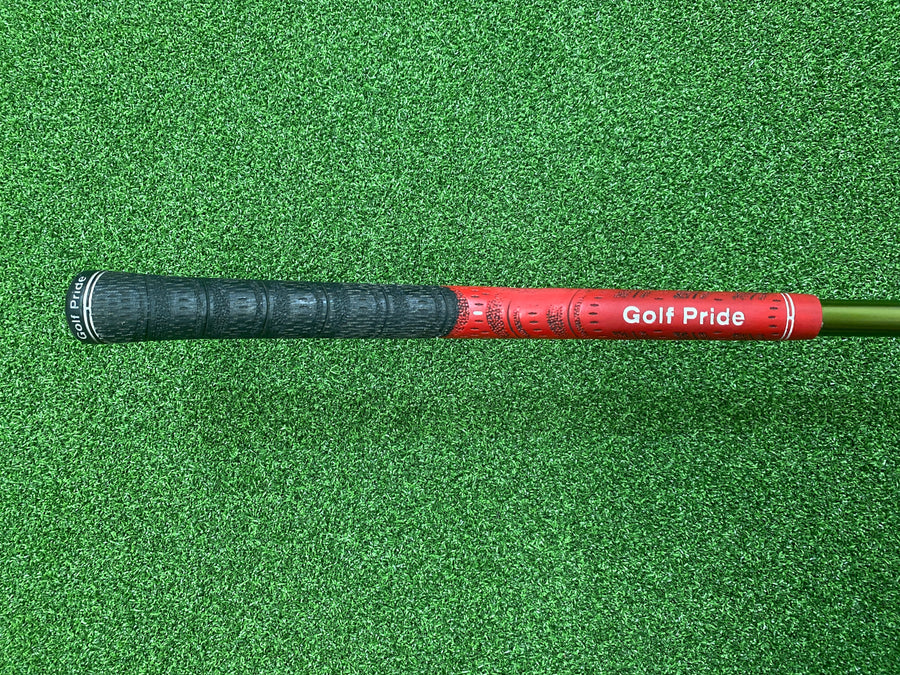 Cleveland Launcher Comp 9.5° Driver - grip detail