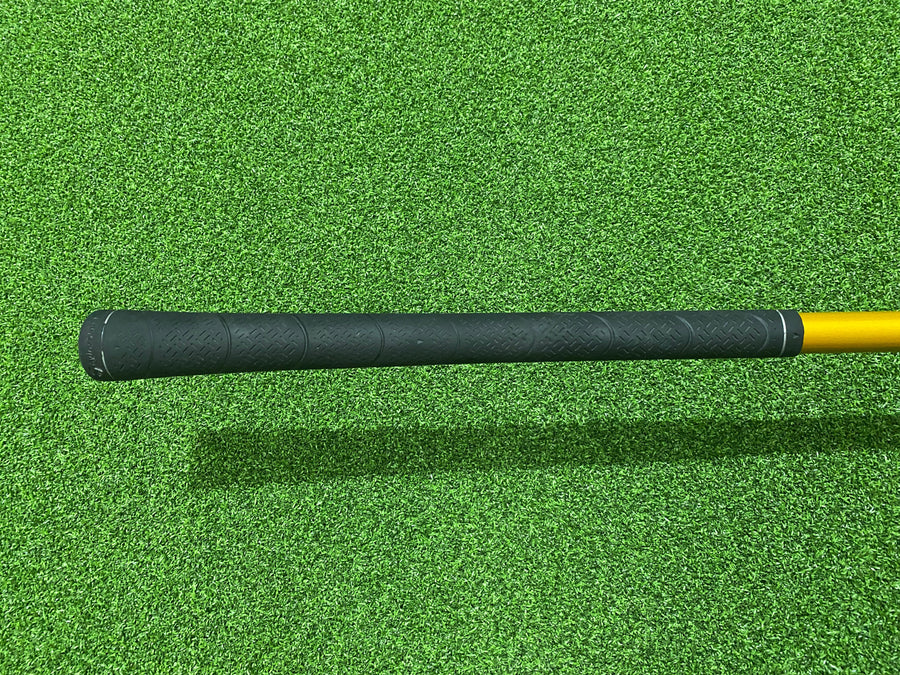 TaylorMade R7 460 Driver 10.5° Stiff Flex (Used) - grip detail