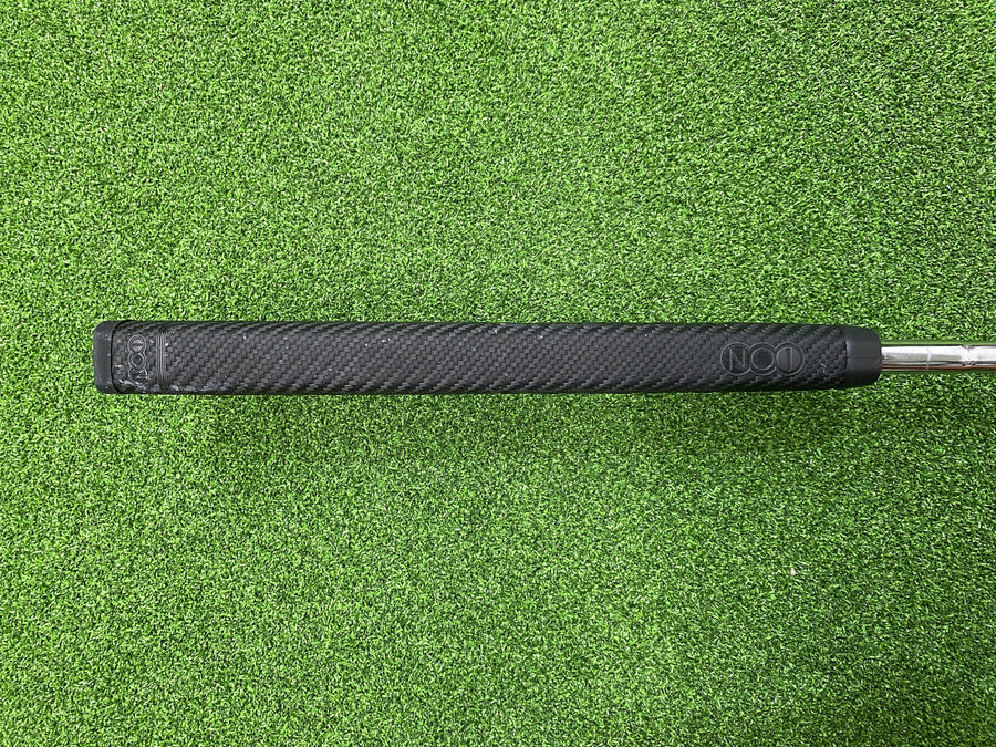 Scotty Cameron Pro Platinum Del Mar Three Putter 33" (USED) - grip detail