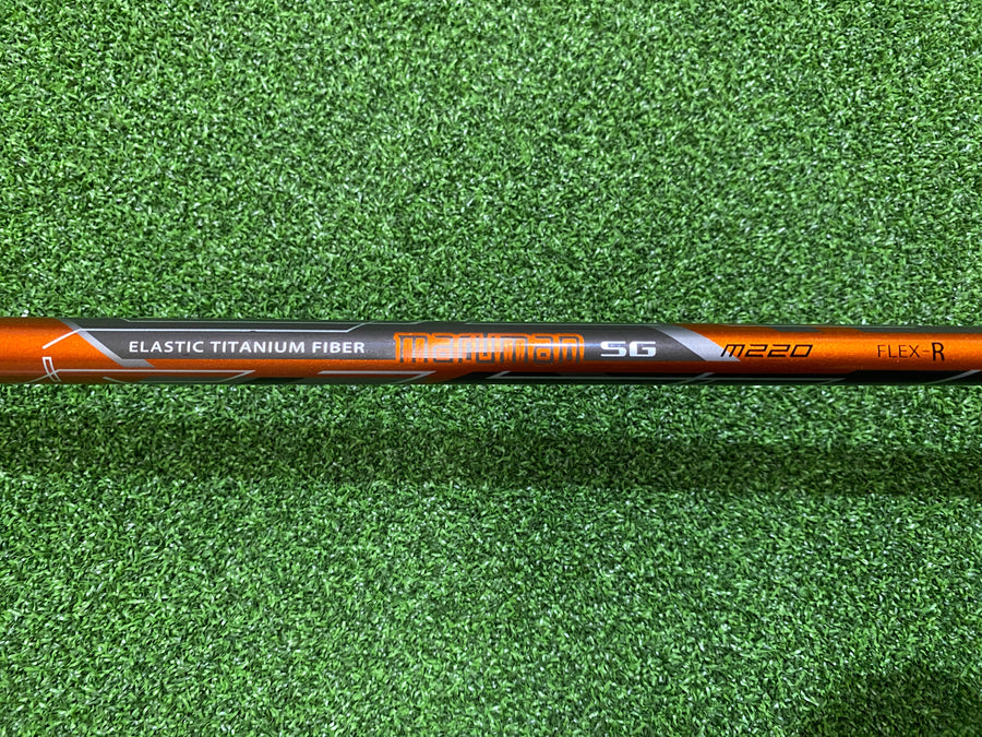 Maruman SG Driver 10.5° - grip detail