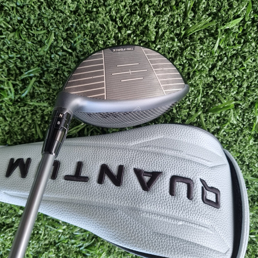 Callaway Quantum Max D Driver 10.5° Regular (Ex Demo) - club head and headcover