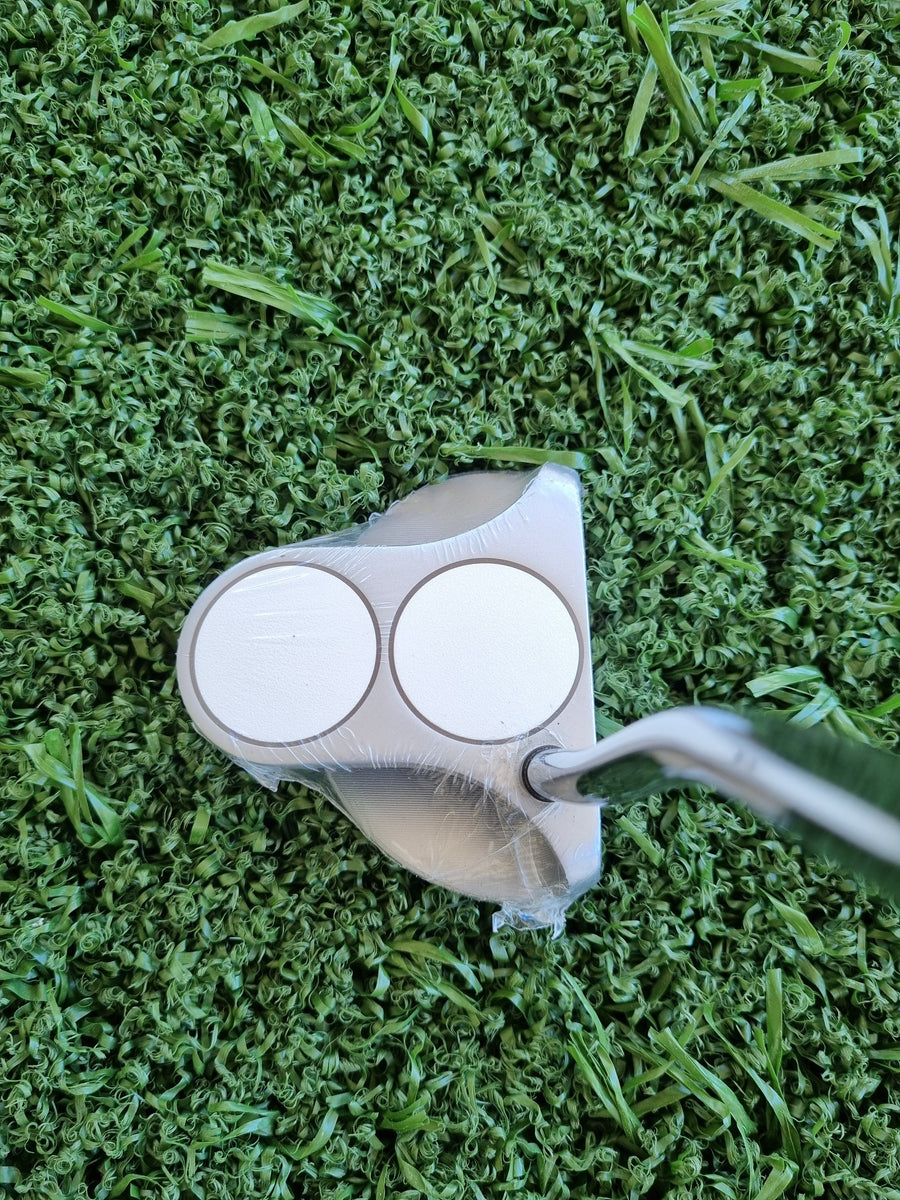 Odyssey White Hot OG 2-Ball Putter Left Hand 35" (NEW) - sole and 2-ball alignment