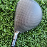 TaylorMade Qi35 #5 Fairway 18° Regular (USED) - crown