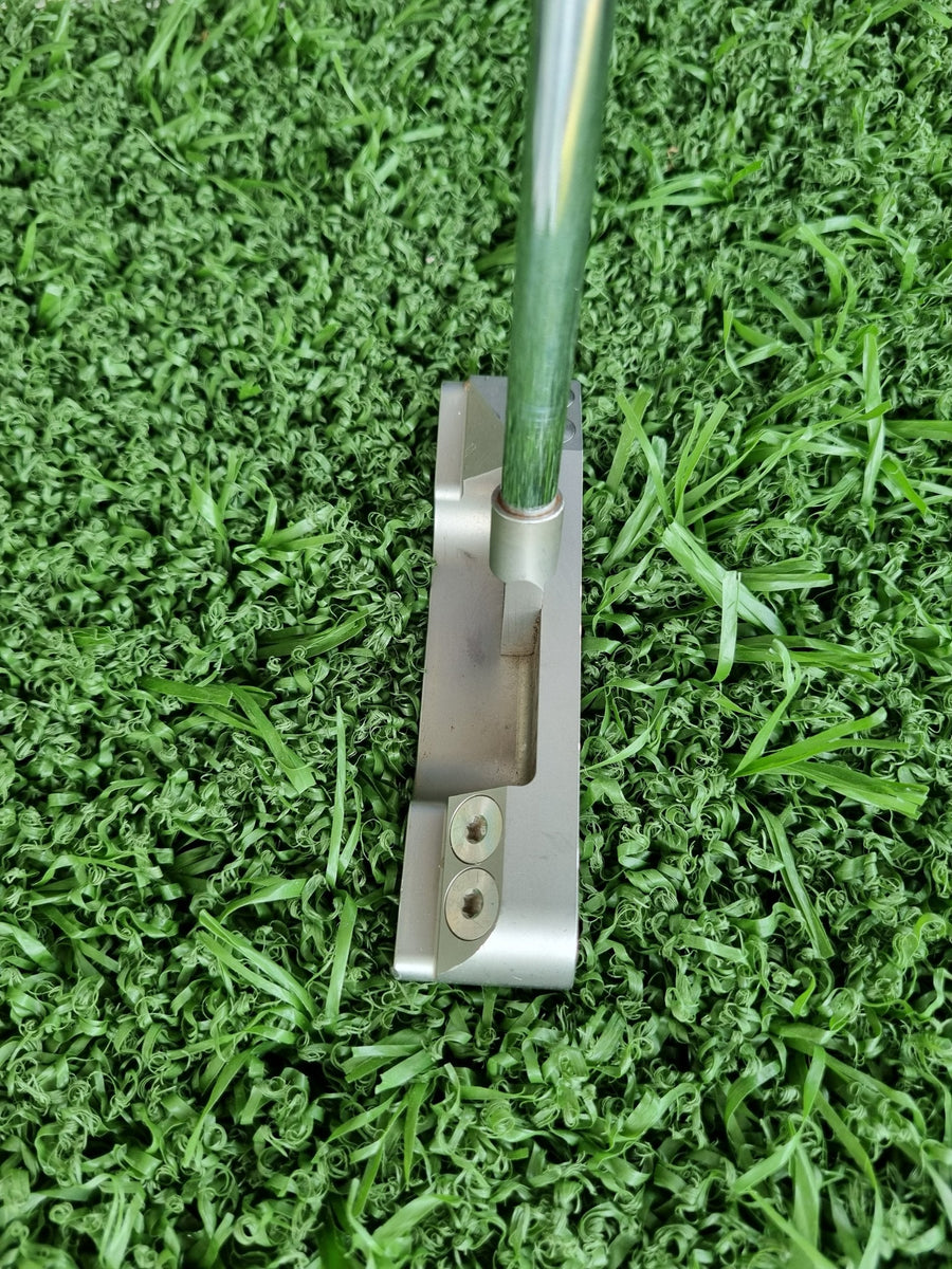 L.A.B. Golf Link.1 Putter 34" Right Handed (USED) - top view and shaft